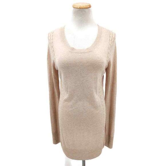 Liz Lange Maternity cream color scoop neck sweater in size medium - Picture 1 of 4